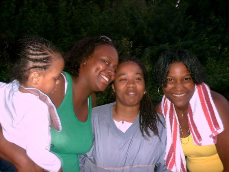 trois folles et un innocent